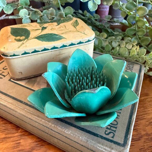 Rare Vintage Green Lead Lotus Flower Frog/ Kenzan for Ikebana - Picture 9 of 10